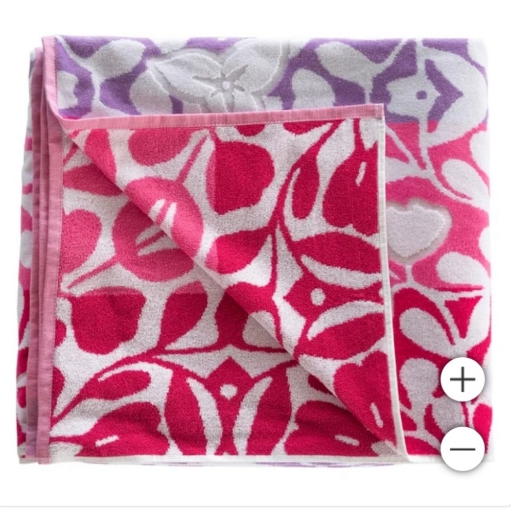 Huge Vibrant Pink and White Beach Medallion Design Towel for Two (6ft X 7ft) - Picture 9 of 9